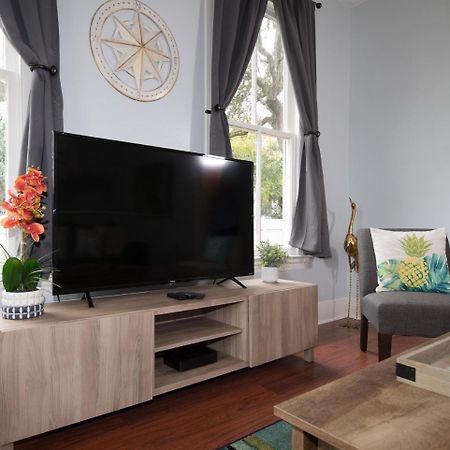 הוילה Beautiful Two-Story In Central Galveston, Short Walk To Beach, Near Downtown! | Seas The Breeze מראה חיצוני תמונה
