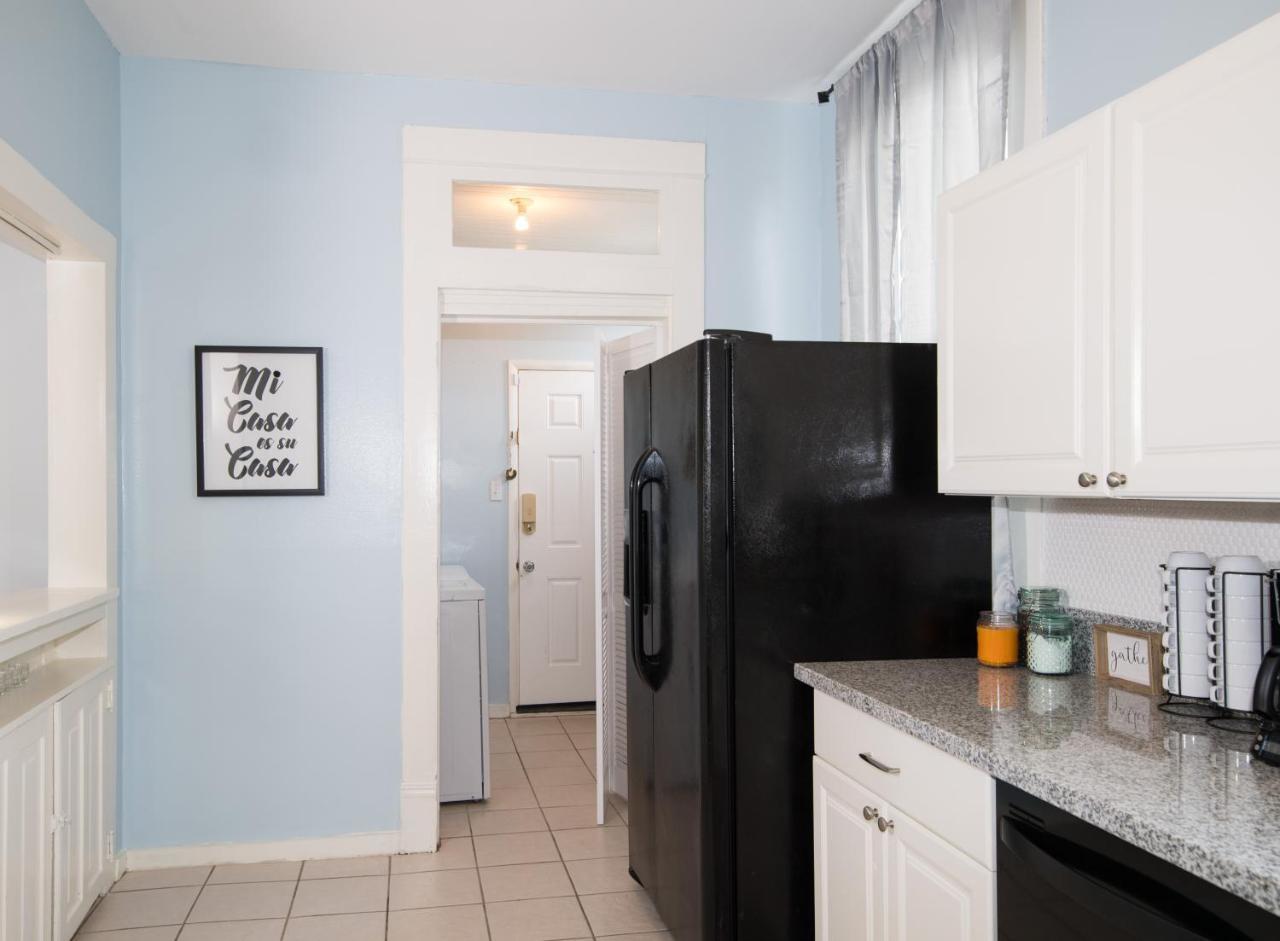 הוילה Beautiful Two-Story In Central Galveston, Short Walk To Beach, Near Downtown! | Seas The Breeze מראה חיצוני תמונה