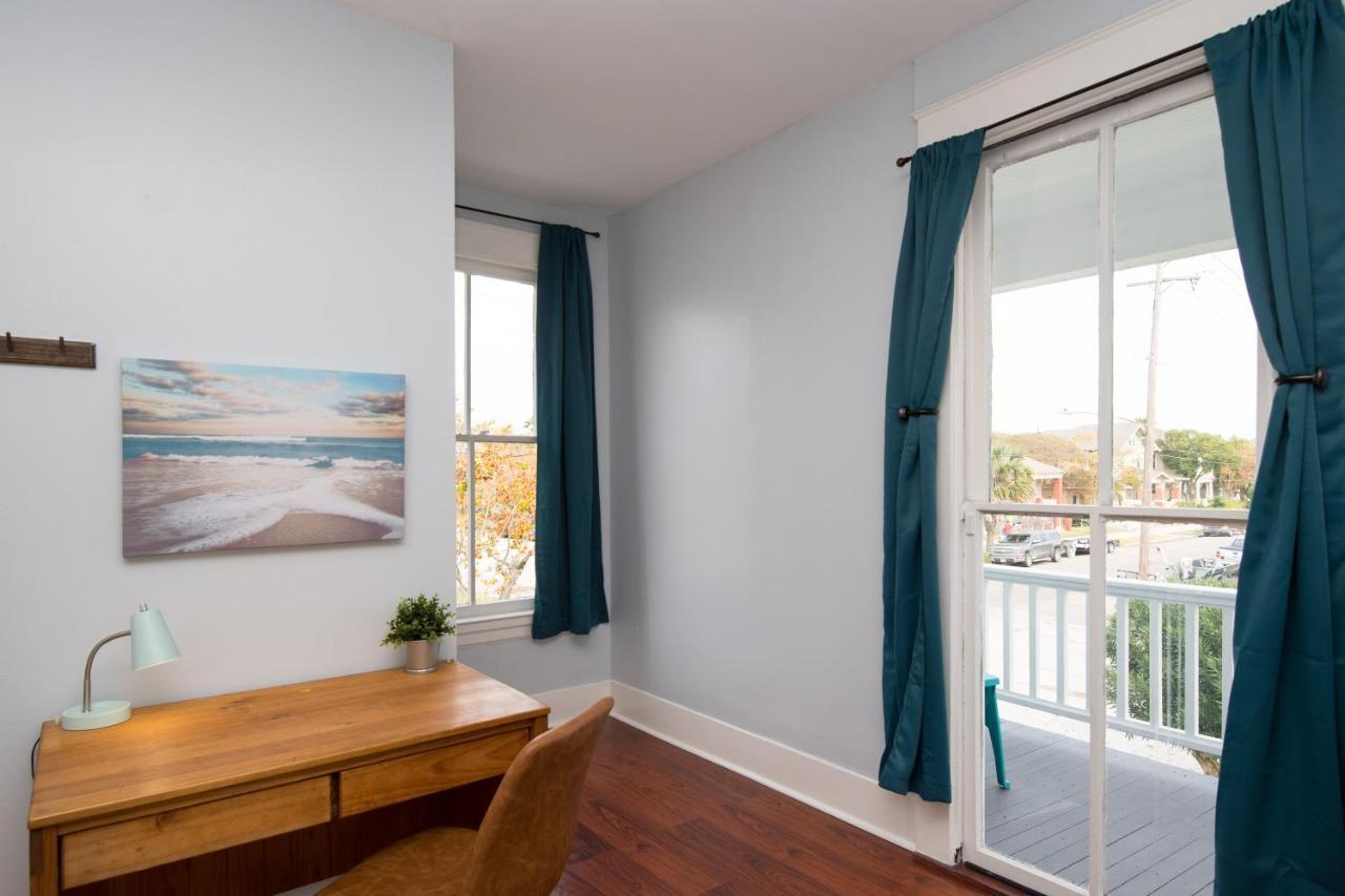 הוילה Beautiful Two-Story In Central Galveston, Short Walk To Beach, Near Downtown! | Seas The Breeze מראה חיצוני תמונה