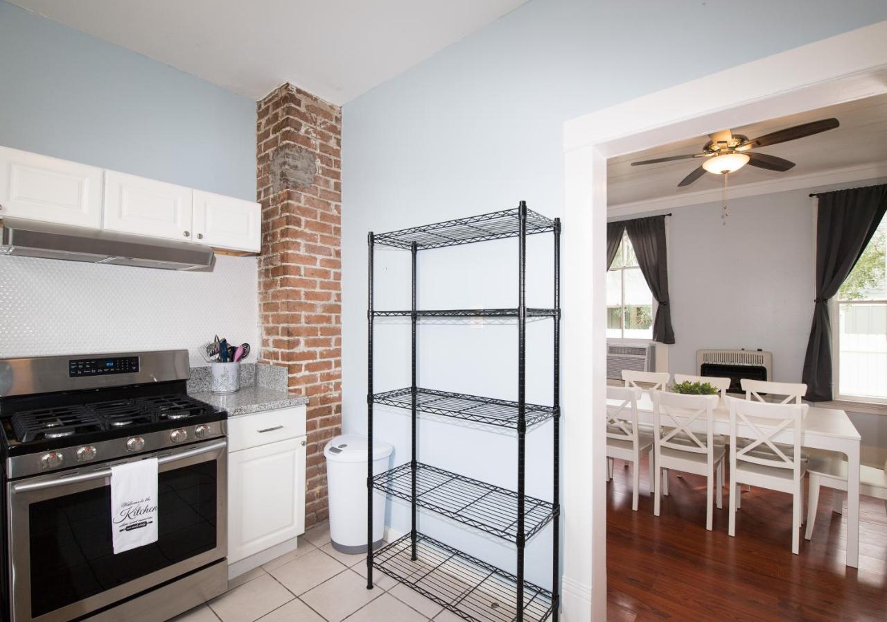 הוילה Beautiful Two-Story In Central Galveston, Short Walk To Beach, Near Downtown! | Seas The Breeze מראה חיצוני תמונה