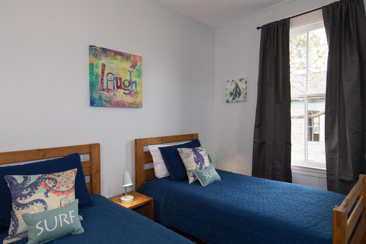 הוילה Beautiful Two-Story In Central Galveston, Short Walk To Beach, Near Downtown! | Seas The Breeze מראה חיצוני תמונה