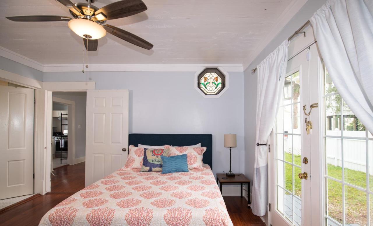 הוילה Beautiful Two-Story In Central Galveston, Short Walk To Beach, Near Downtown! | Seas The Breeze מראה חיצוני תמונה