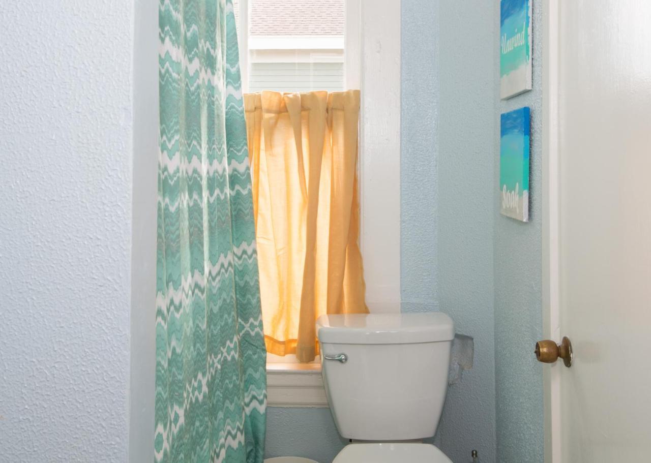 הוילה Beautiful Two-Story In Central Galveston, Short Walk To Beach, Near Downtown! | Seas The Breeze מראה חיצוני תמונה