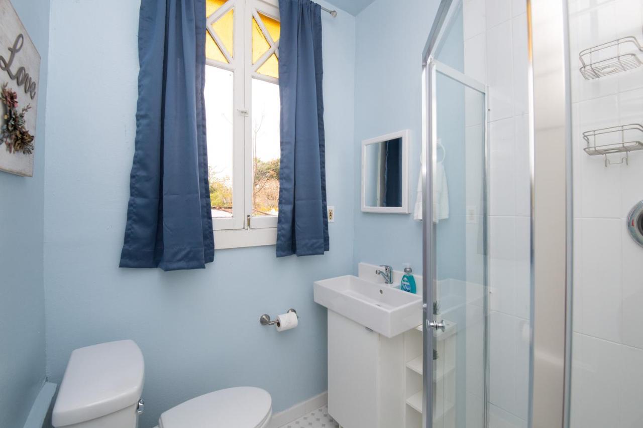 הוילה Beautiful Two-Story In Central Galveston, Short Walk To Beach, Near Downtown! | Seas The Breeze מראה חיצוני תמונה